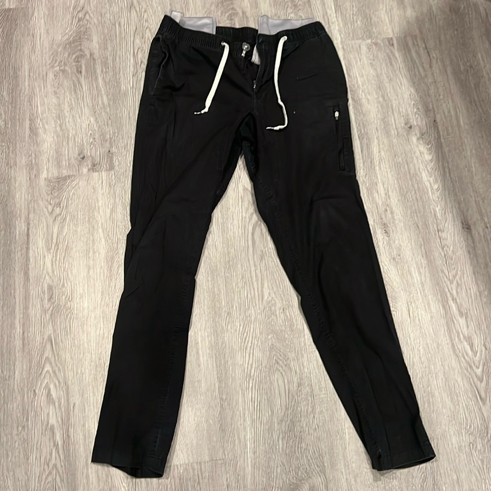 Men’s Vuori Black Athletic Pants - Large